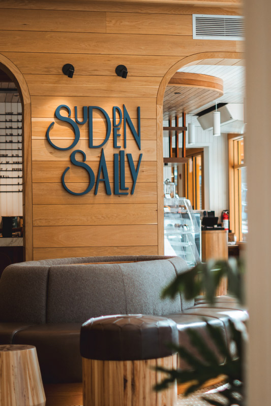 Hotel Canoe & Suites restaurant - Sudden Sally